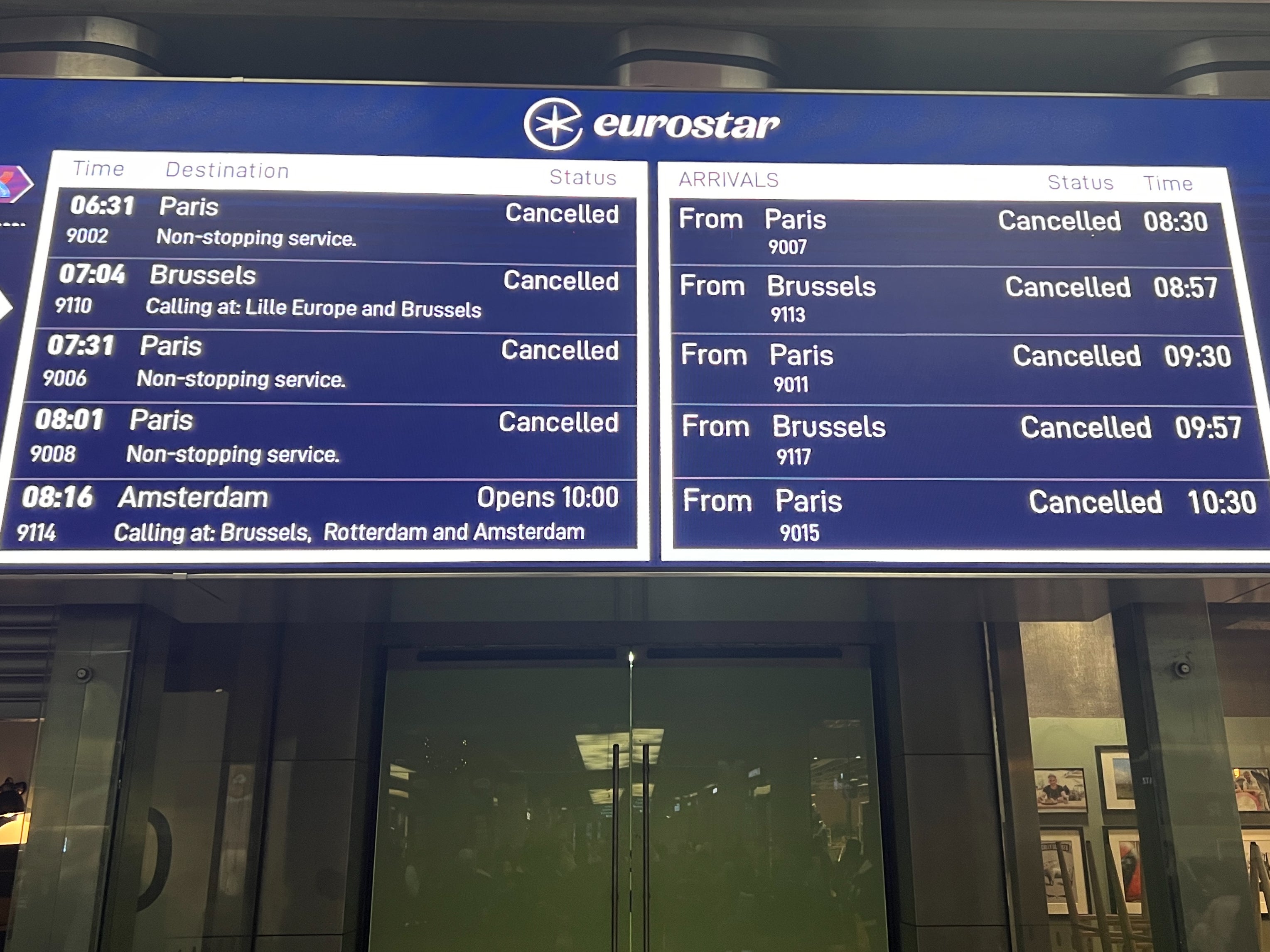 <p>No way out: Departure screens at London St Pancras International on the morning of 30 December 2023 </p>
