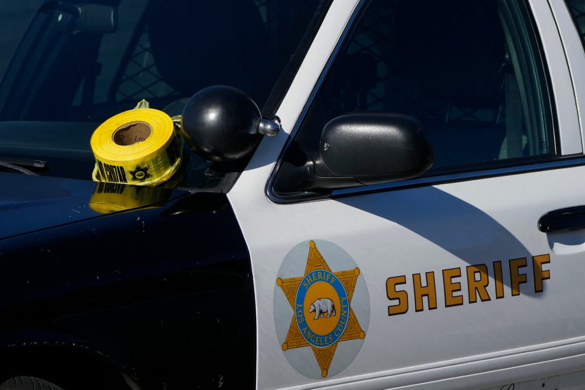 Шерифът на окръг Лос Анджелис публикува видеозапис на смъртоносна стрелба по жена, която съобщи за домашно насилие