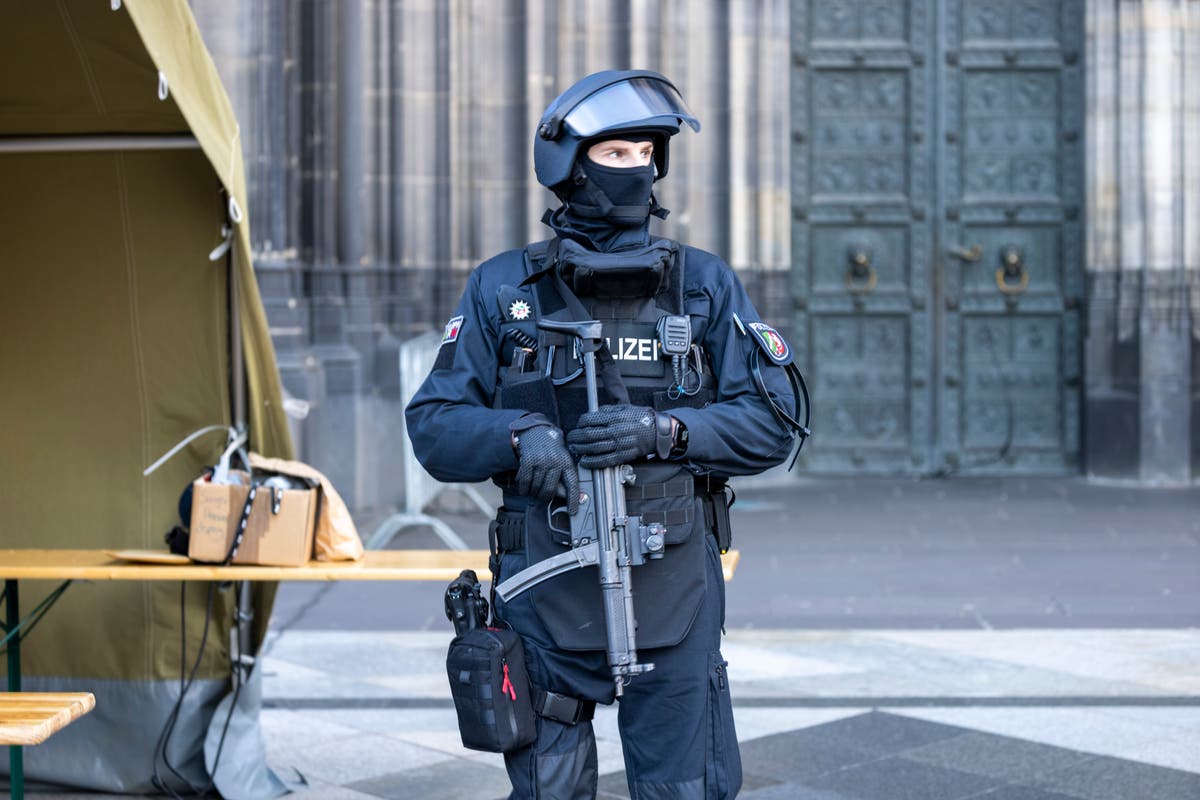 Германските власти задържаха още 3-ма заподозрени във връзка със заплаха за нападение в Кьолнската катедрала
