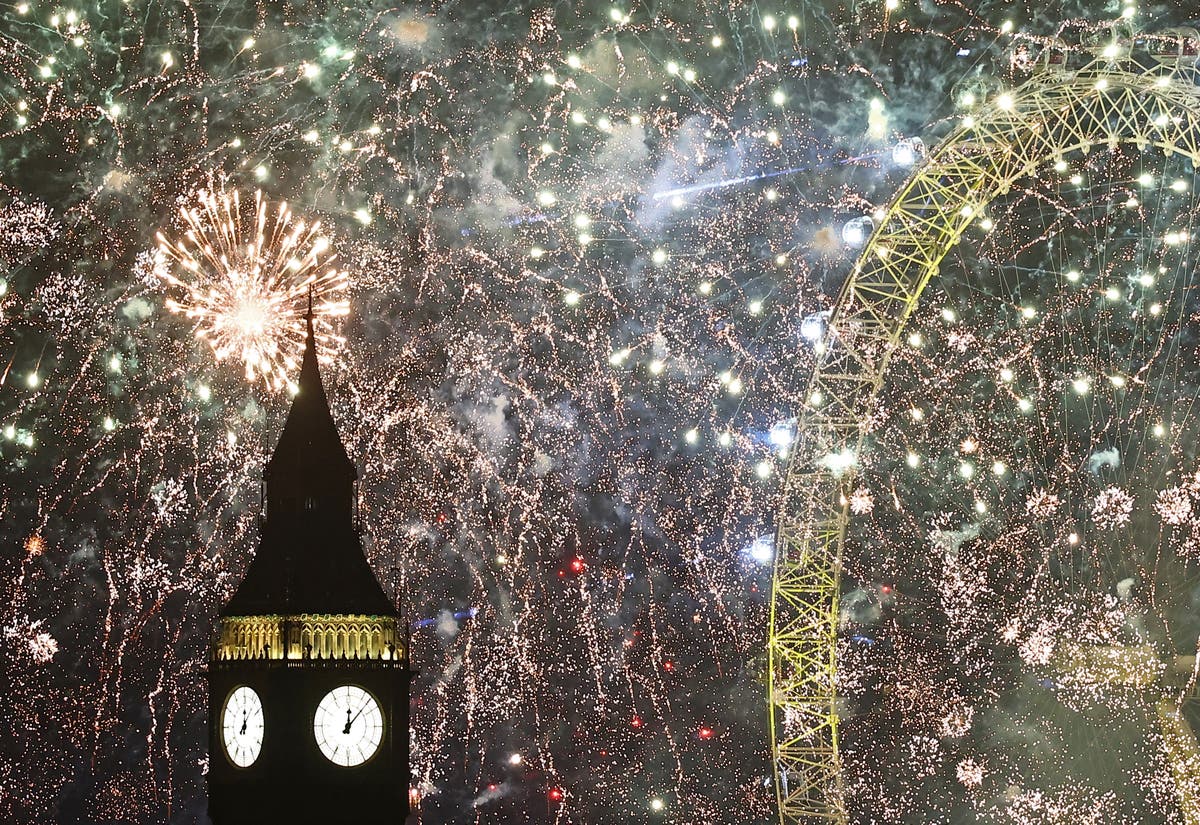 Happy New Year! Spectacular fireworks display in London takes country