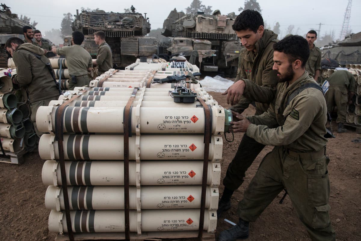 Израел изтегля хиляди войници от Ивицата Газа