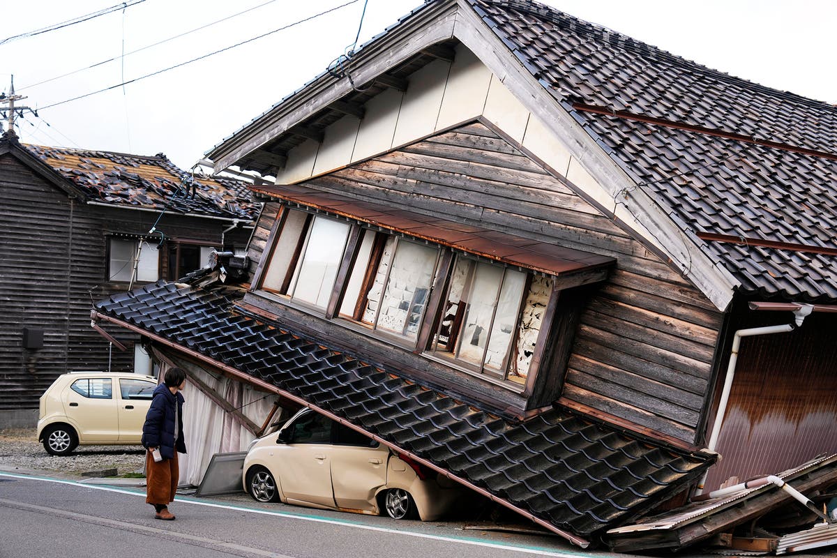 Aardbeving in Japan – Live: Redders “vechten tegen de klok” terwijl het dodental oploopt tot 48 Aardbeving in Japan – Live: Redders “vechten tegen de klok” terwijl het dodental oploopt tot 48