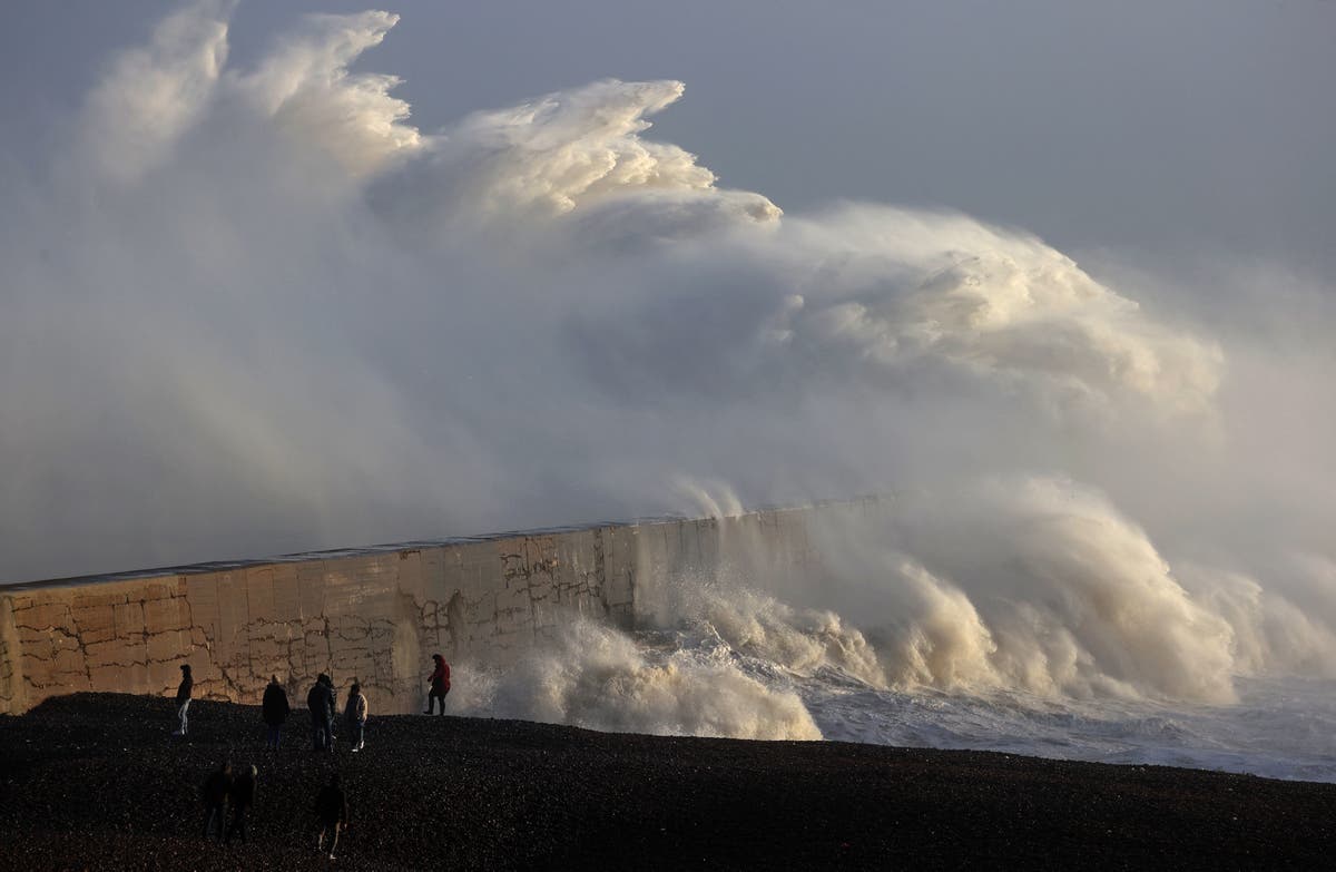 Картографирана бурята Хенк: Обединеното кралство ще бъде ударено от ветрове със скорост 80 мили в час и проливен дъжд