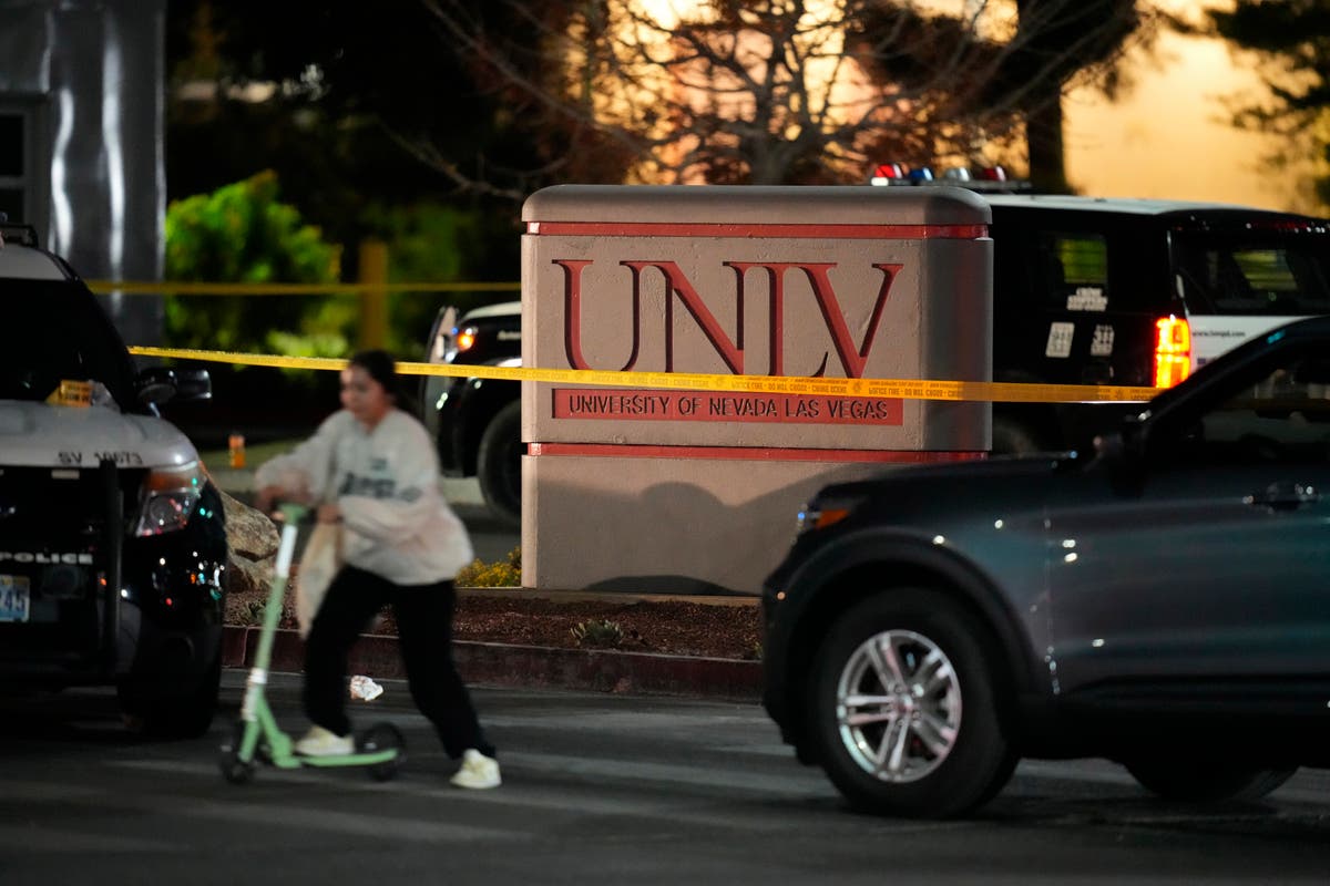 Престрелка с въоръжен мъж от UNLV се чува в новия видеозапис от камерата на полицията в Лас Вегас