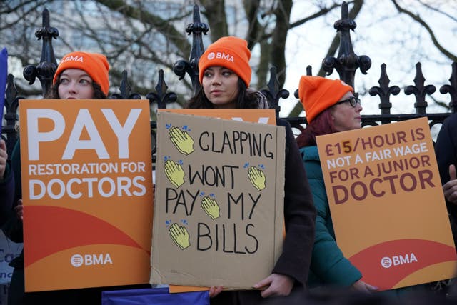 Picket line outside St Thomas’ Hospital, London (Jonathan Brady/PA)