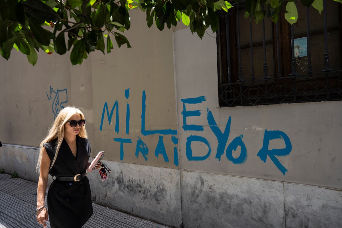 Аржентински съд спира трудовите промени в удар по икономическия план на президента Милей