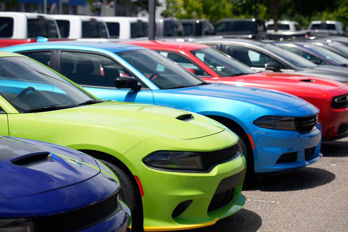 Продажбите на нови автомобили в САЩ нарастват с 12%, тъй като купувачите се отърсват от високите цени, лихвените проценти и автомобилните стачки