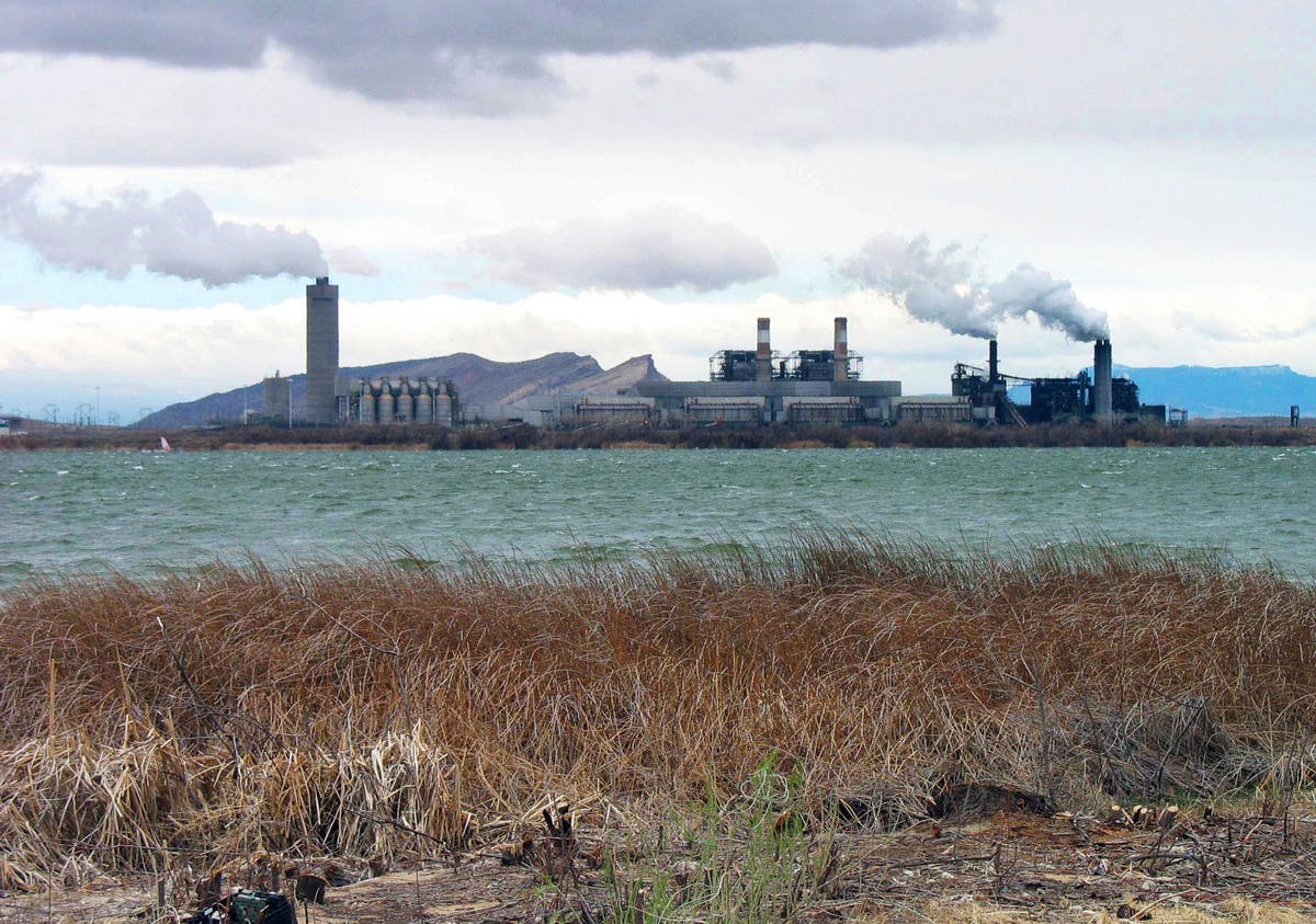 Регулаторите в Ню Мексико отхвърлят усилията на енергийната компания да възстанови някои инвестиции във въглищни и ядрени централи