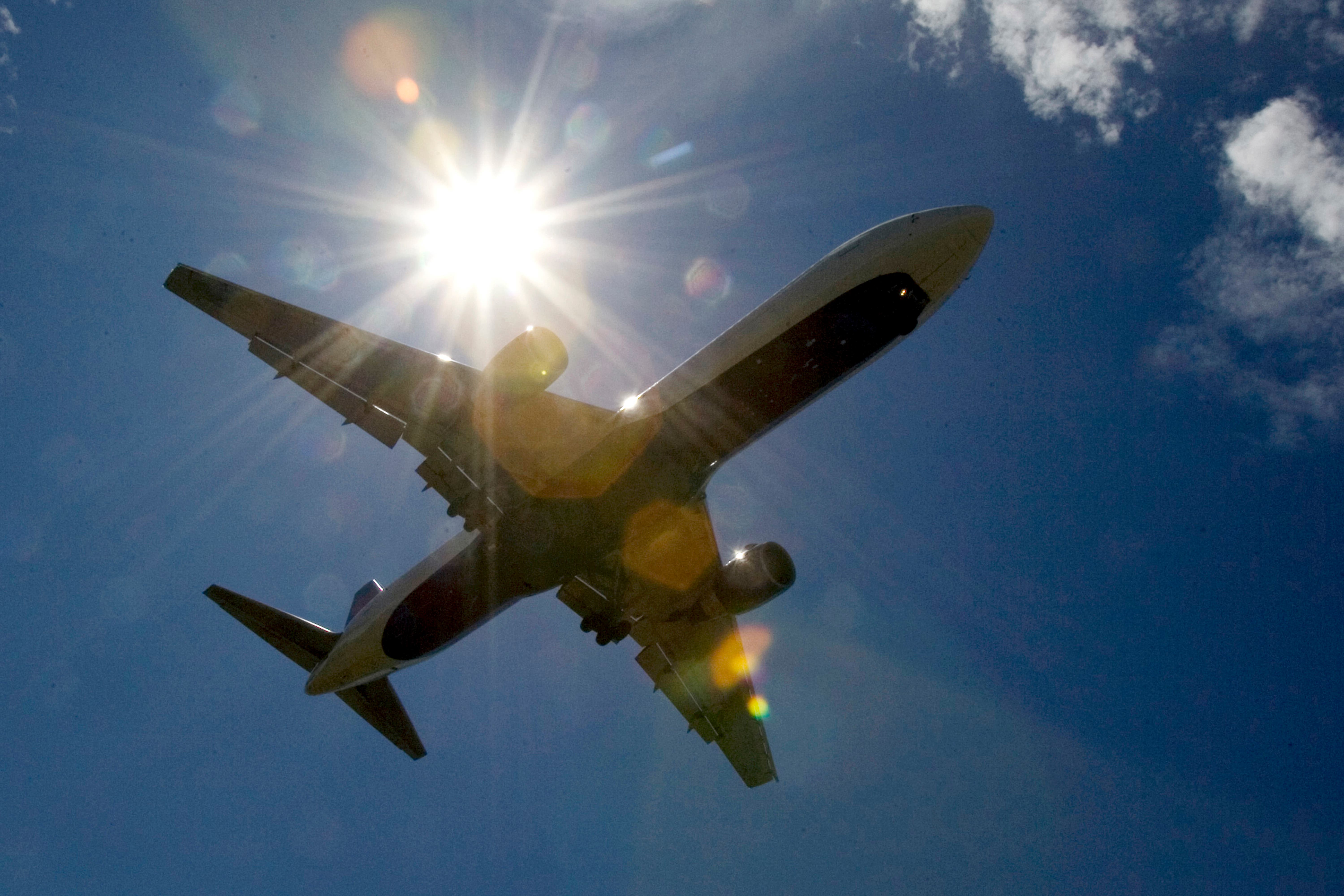 Couple forced to pay $3,000 at airport because of name typo - Vimarsana News