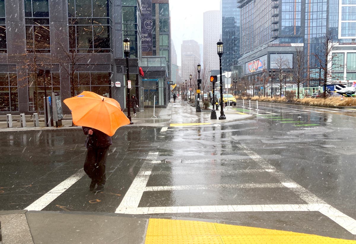 A major storm sweeping the US is expected to bring heavy rain, snow to East Coast this weekend