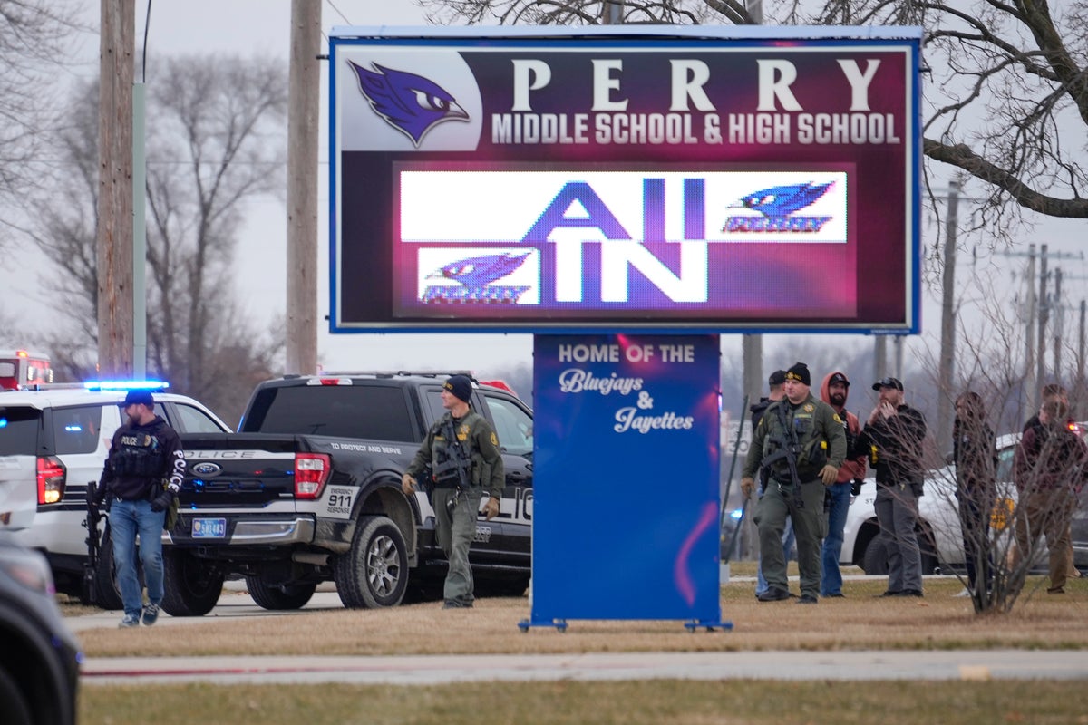 Watch: Law enforcement responds to Iowa school shooting | The Independent