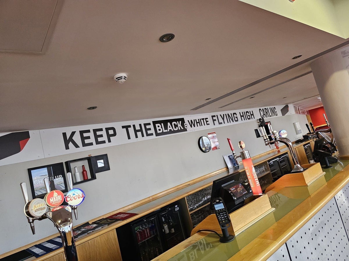 Sunderland apologise after stadium bar decorated in Newcastle colours  before FA Cup tie | The Independent