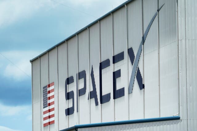<p>The National Reconnaissance Office awarded a $1.8bn contract to Musk’s SpaceX for the classified project, a planned network of hundreds of satellites, in 2021, according to Reuters</p>