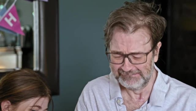 <p>Derek Draper cries as he reads birthday card from his children in resurfaced clip.</p>