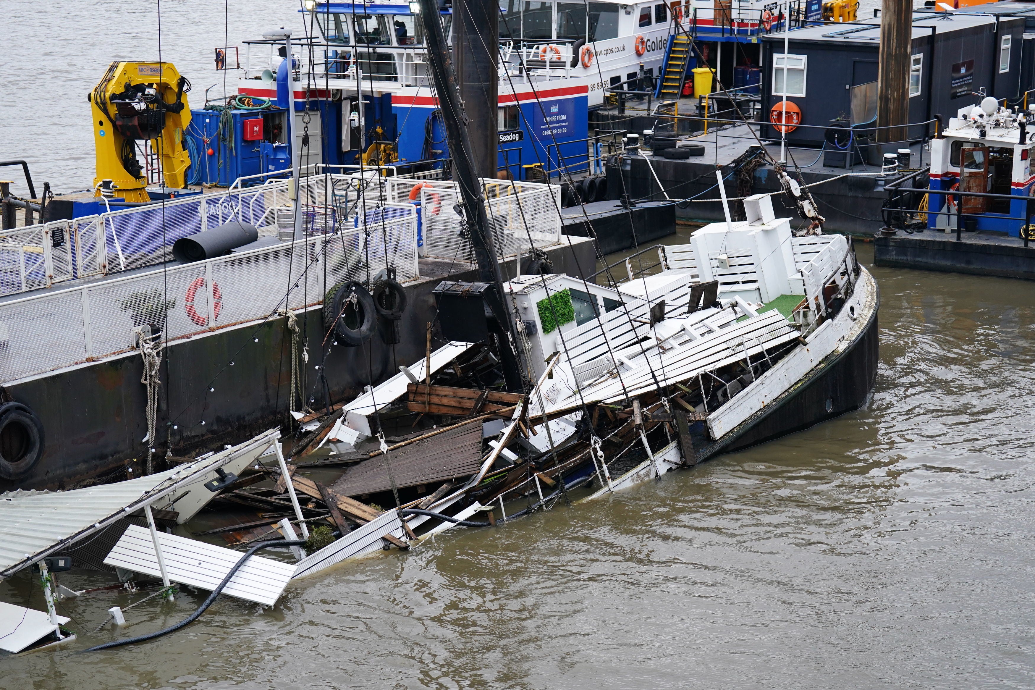 A party boat sank in the River Thames