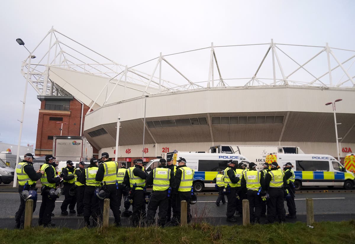 Sunderland vs Newcastle LIVE: FA Cup third round team news, line-ups and more