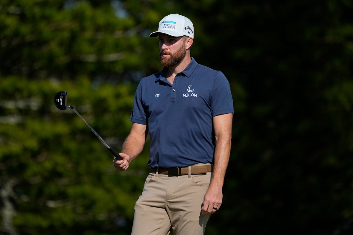 Chris Kirk takes one-shot lead into final round in Hawaii