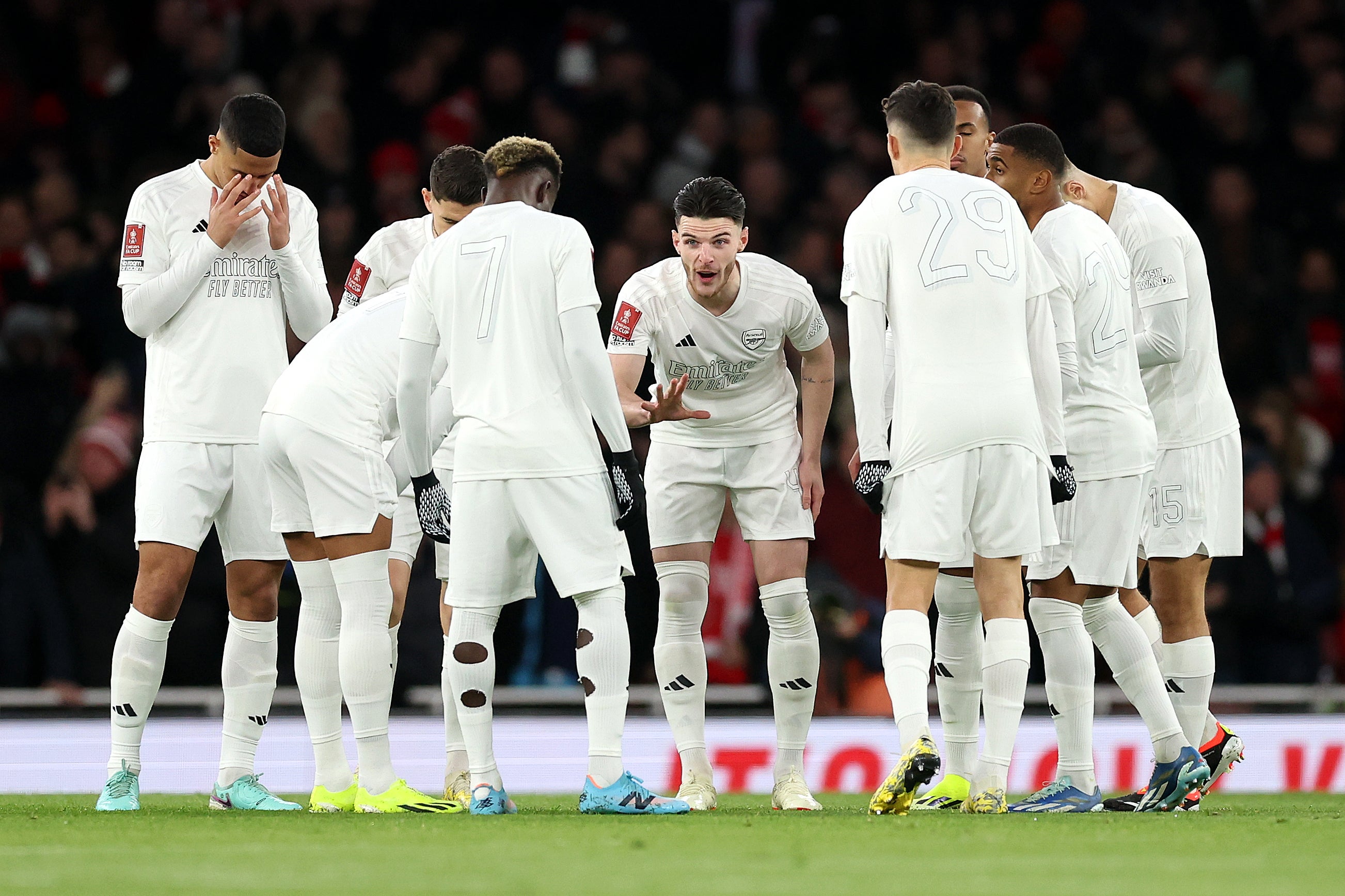 Arsenal store white jersey