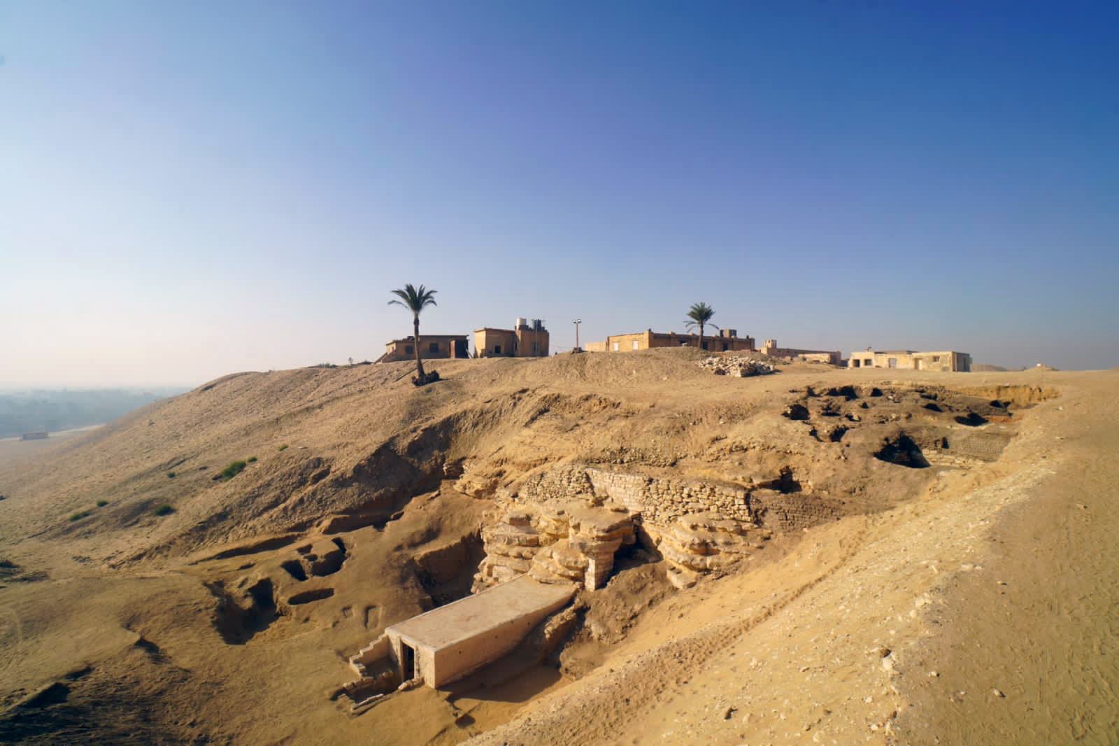 Egyptian-Japanese archaeological team makes new finds in Saqqara