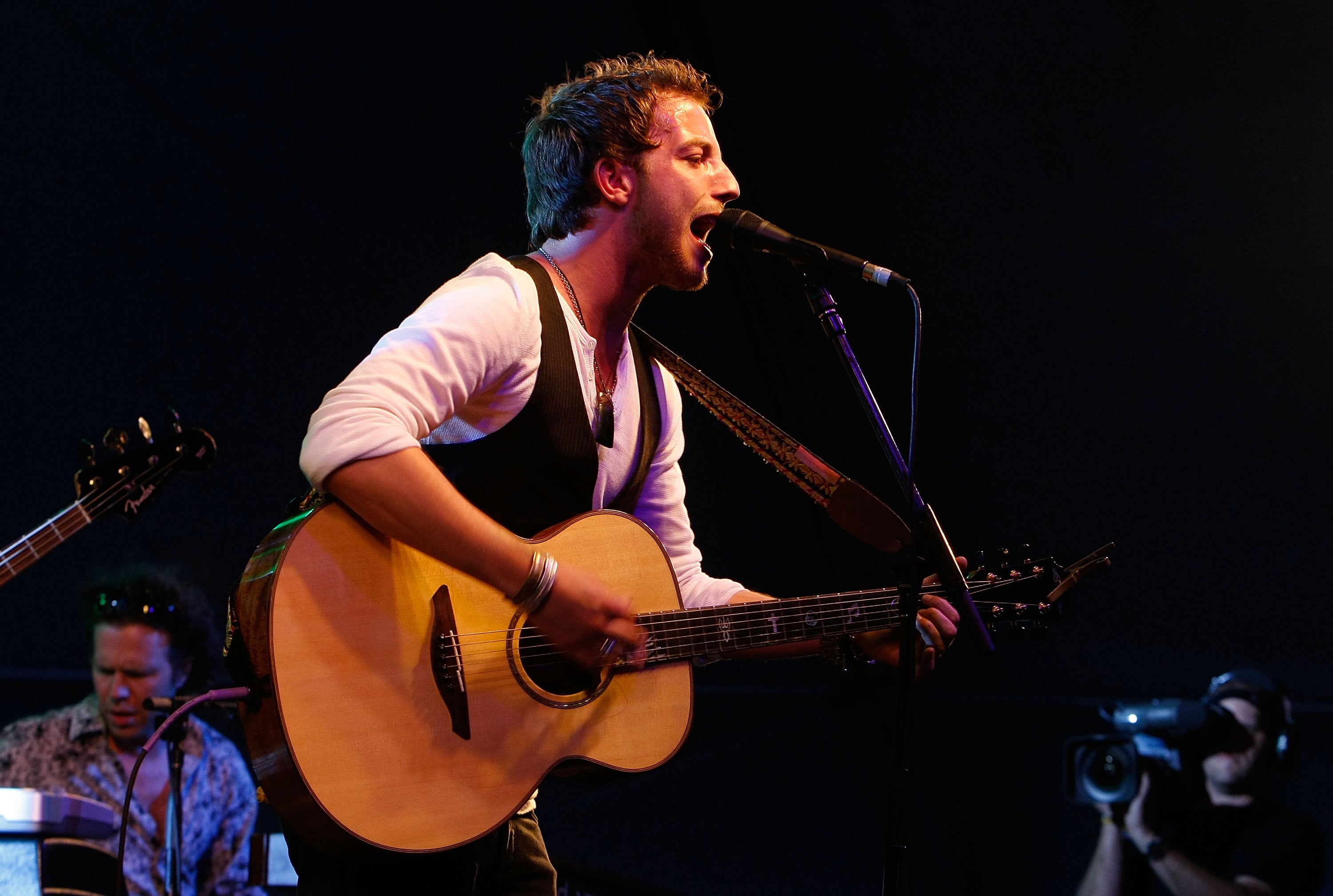 The ‘Broken Strings’ singer shot to fame in 2006