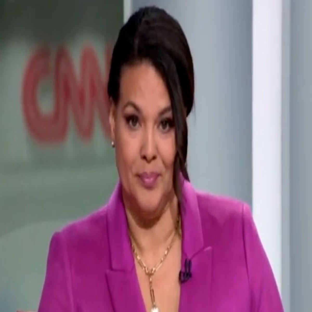 CNN anchor chokes up as she announces breast cancer diagnosis on air |  Lifestyle | Independent TV