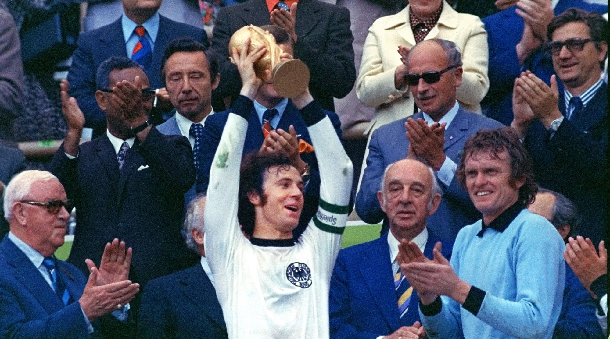 FRANZ BECKENBAUER