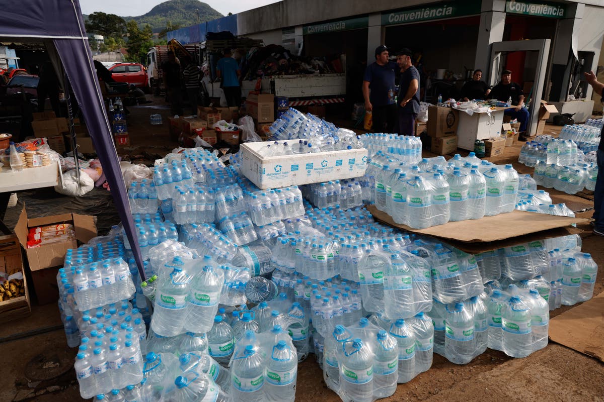 Plastic pieces that can seep into your bloodstream are hiding in bottled water