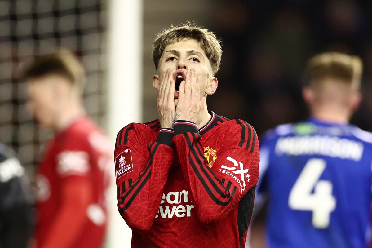 Even in victory Manchester United manage to showcase their biggest flaw this year