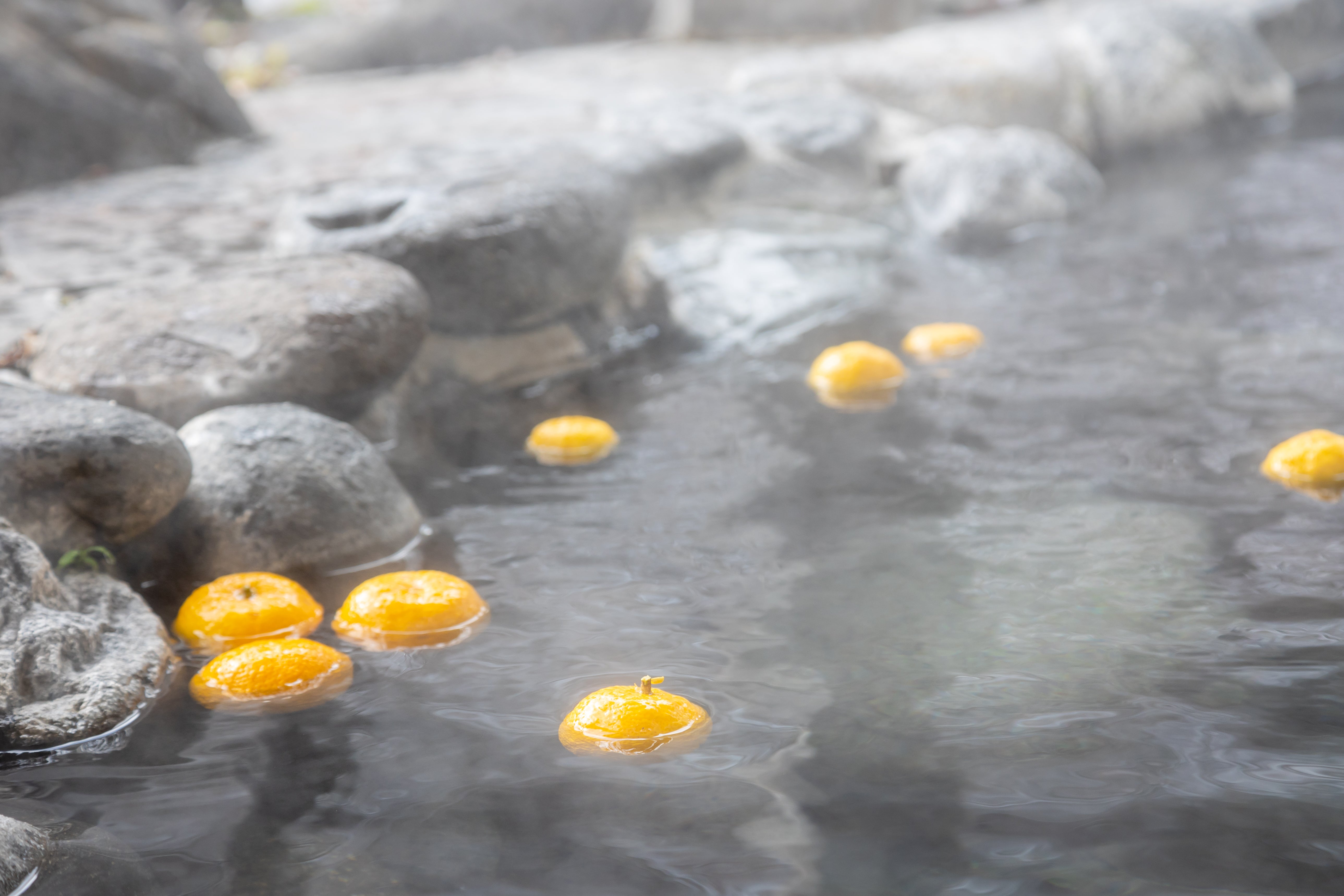 Citrus fruits in onsen can have added health benefits