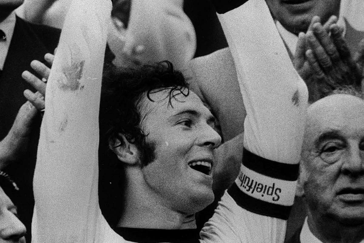 Bayern Munich to light up Allianz Arena in honour of Franz Beckenbauer Bayern Munich to light up Allianz Arena in honour of Franz Beckenbauer