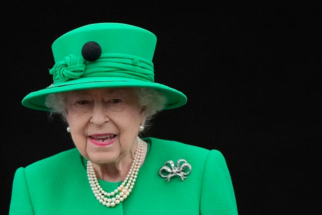 <p>File: Late Queen Elizabeth II stands on the balcony during the Platinum Jubilee Pageant at the Buckingham Palace in London</p>