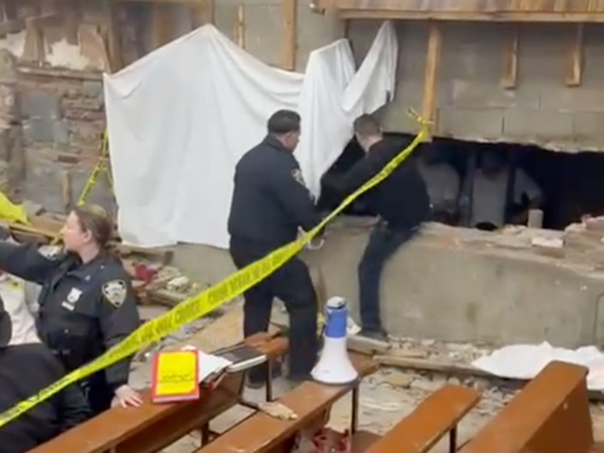 Riot breaks out after NYPD tries to seal secret synagogue tunnels in Brooklyn