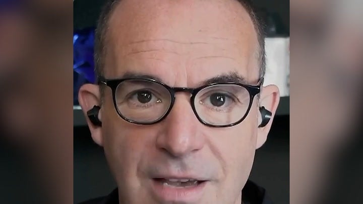 <p>Martin Lewis shares most important tip when booking holiday in 2024: ‘Don’t miss out’.</p>