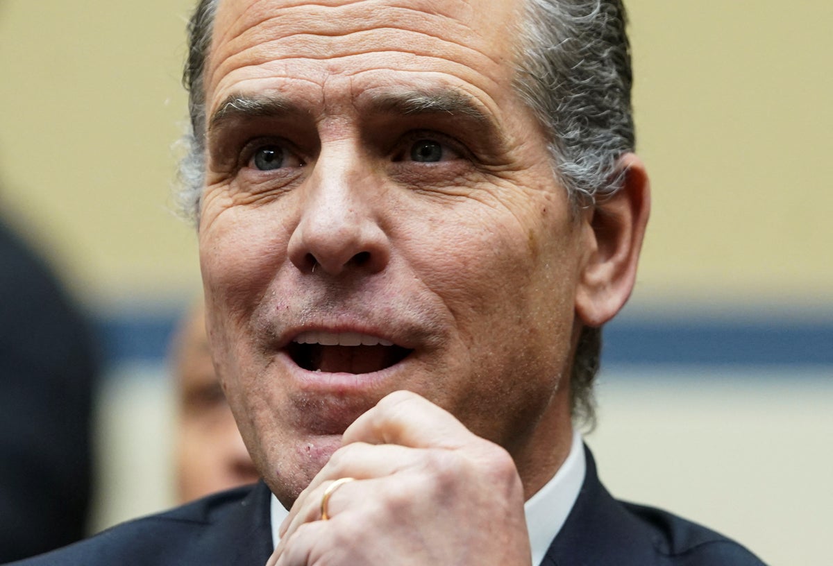 Hunter Biden shows up unannounced to House hearing to hold him in contempt