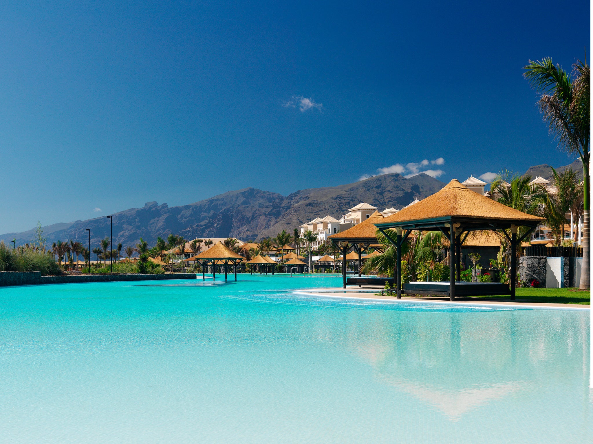 This fresh saltwater infinity pool is an epic 400m long