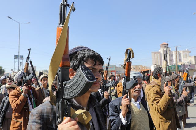 <p>Houthi fighters  at a training camp in Yemen</p>