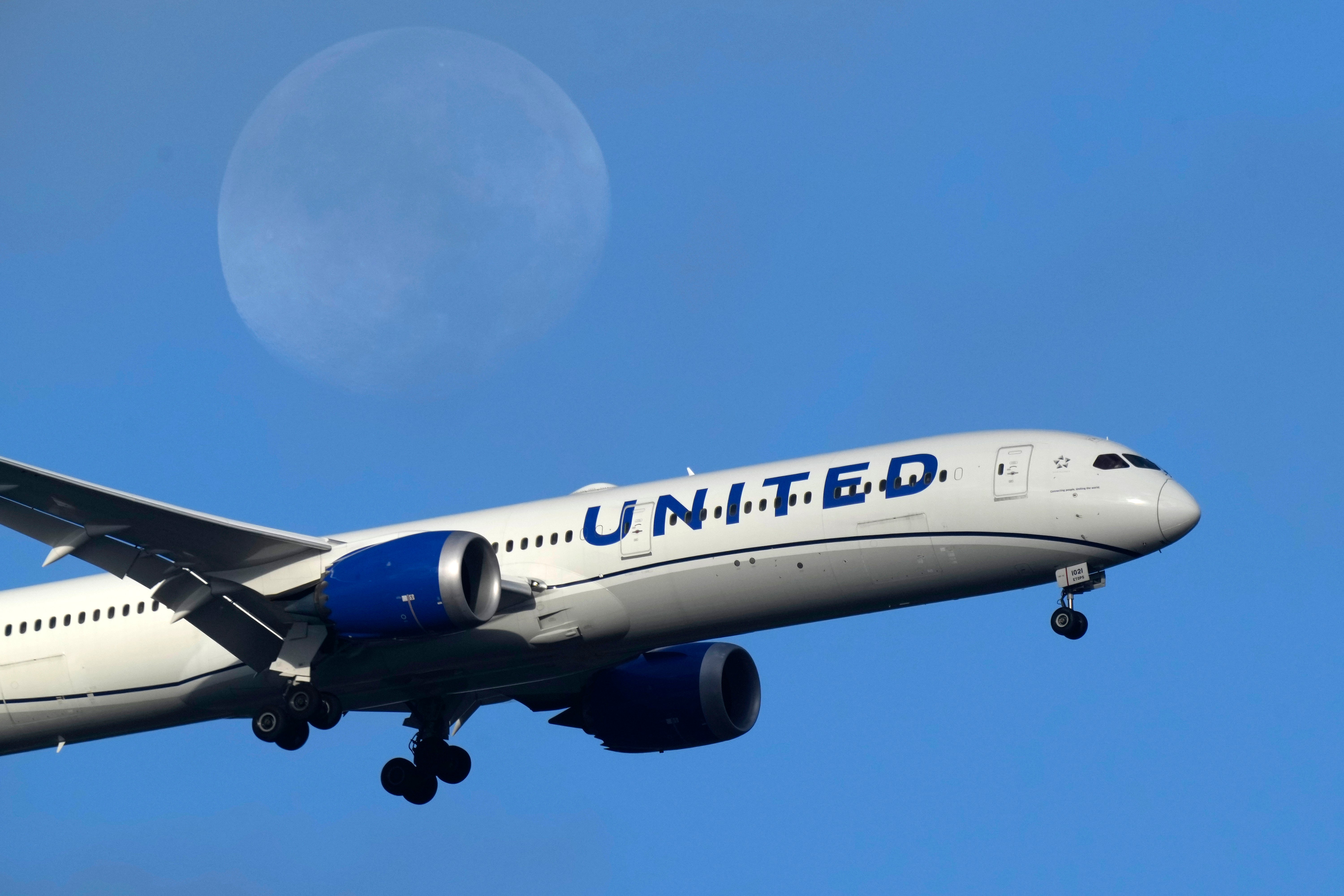 United Airlines made a precautionary premature landing after the flight crew noticed an issue with the plane’s ‘door indicator light’