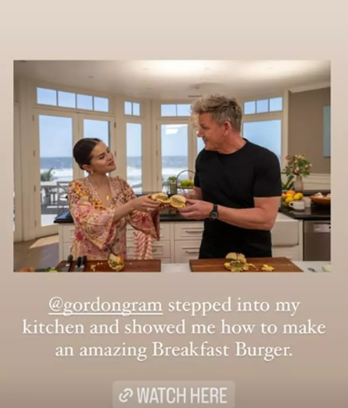 Ramsay and Gomez cook breakfast burgers together