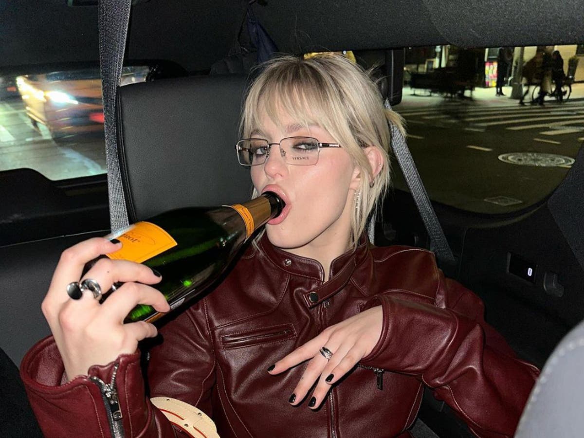Renée Rapp jokingly responds after she is photographed falling on 24th birthday Renée Rapp jokingly responds after she is photographed falling on 24th birthday