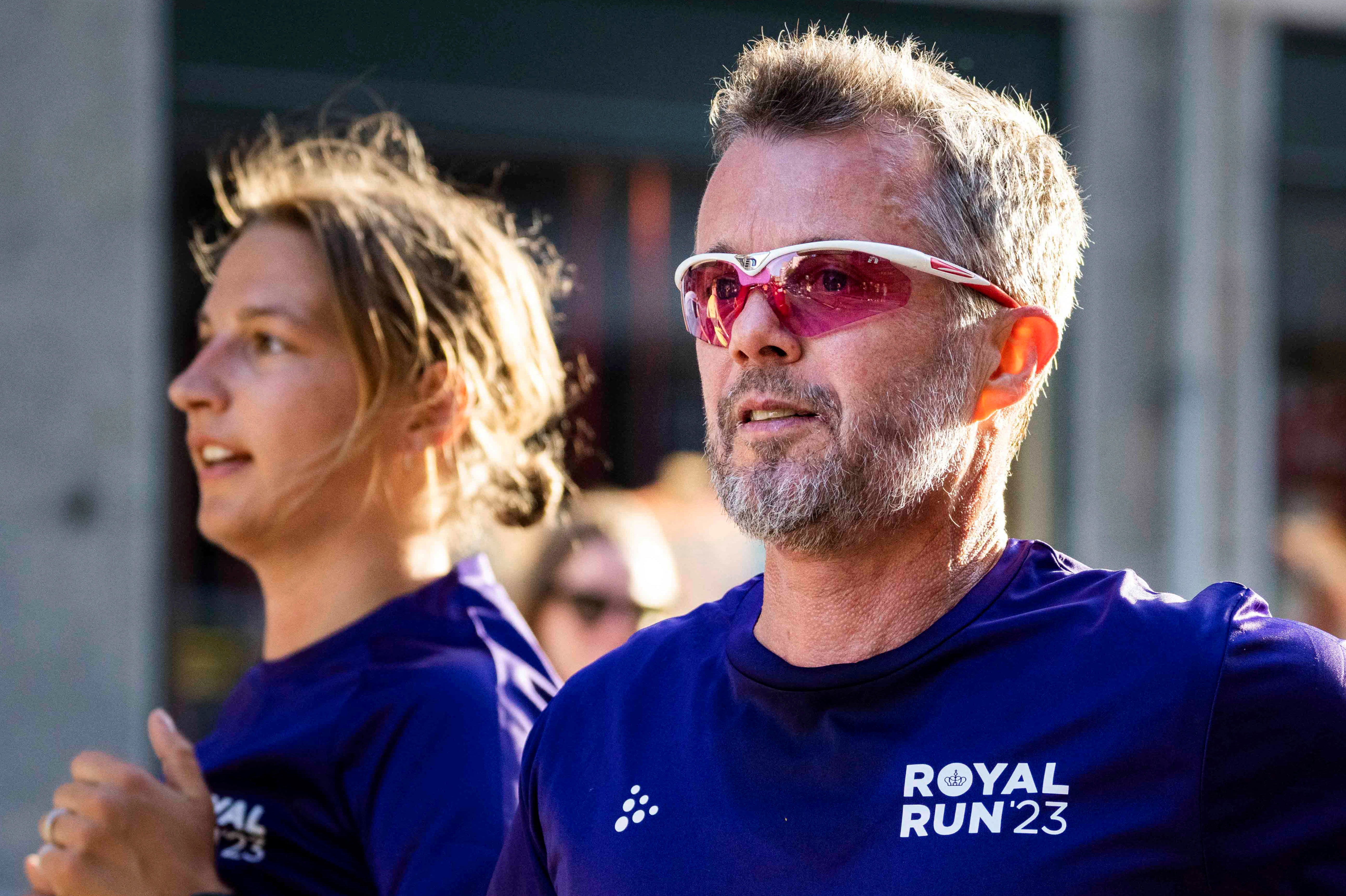 Frederik runs during the Royal Run in 2023