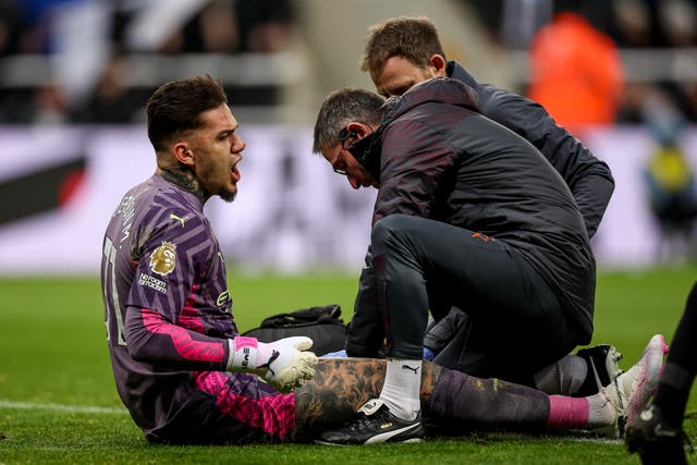 <p>Ederson appeared to be in sconsiderable pain as he left the field </p>