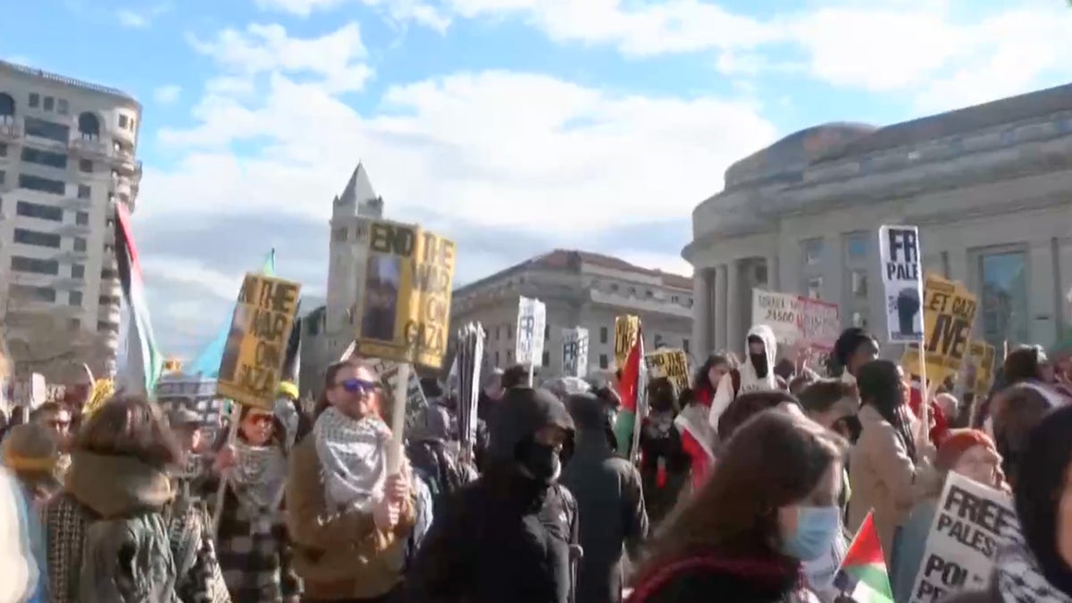 Protesters flood National Mall in DC for ‘March on Washington for Gaza’
