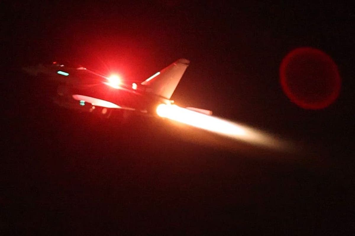 UK and US launch fresh airstrikes against Houthi targets in Yemen