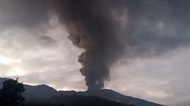 <p>Watch: Indonesia's Mount Marapi spews ash 4,200ft into sky </p>