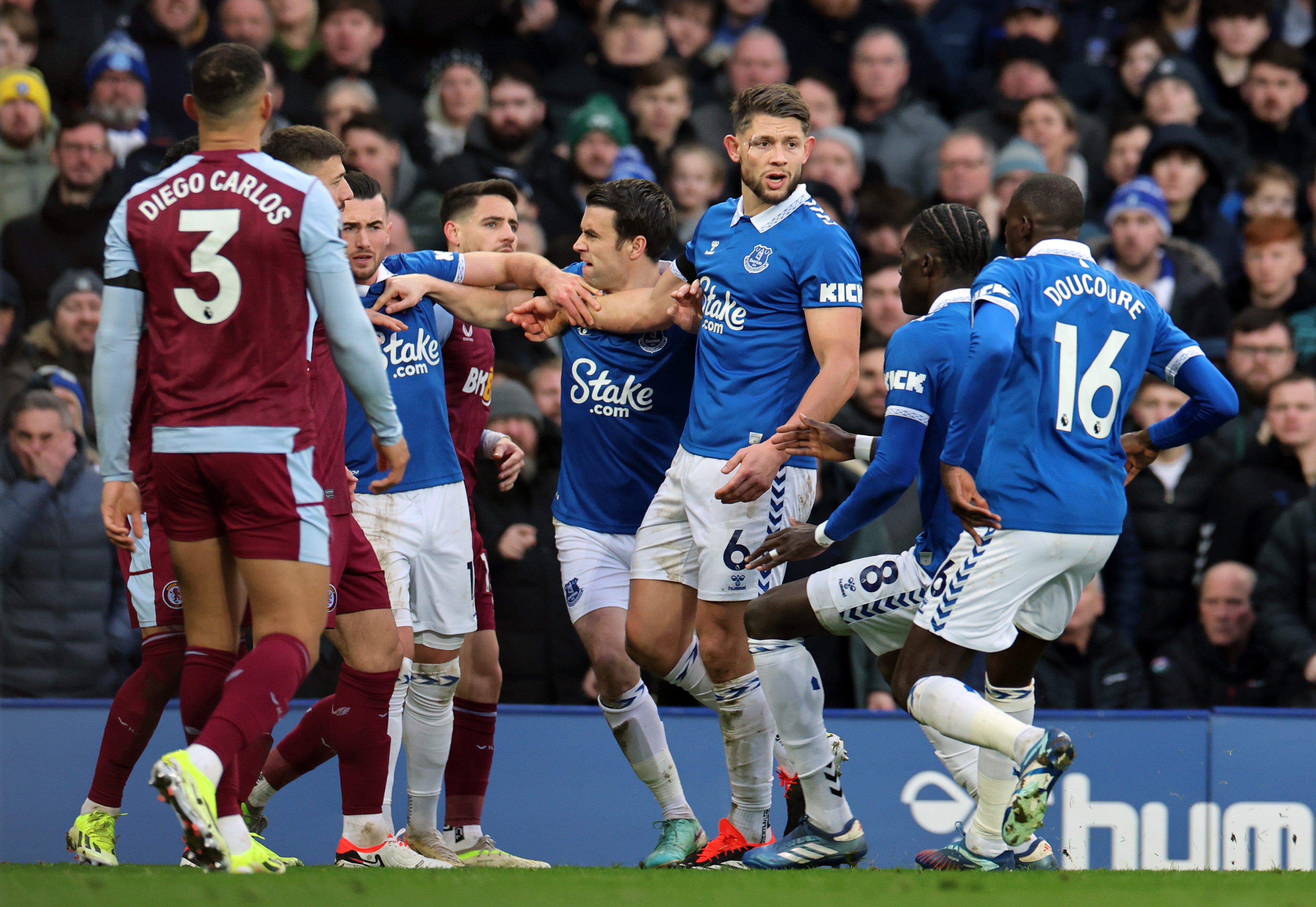 Villa and Everton have at each other’s throats in Goodison