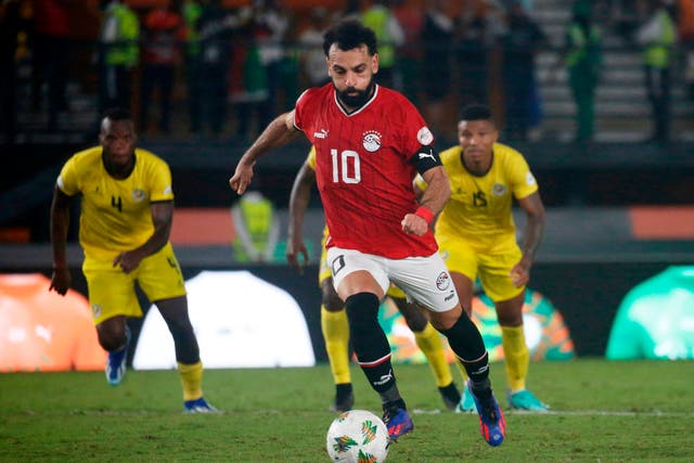 <p>Mohamed Salah fires home Egypt’s late equaliser from the spot</p>