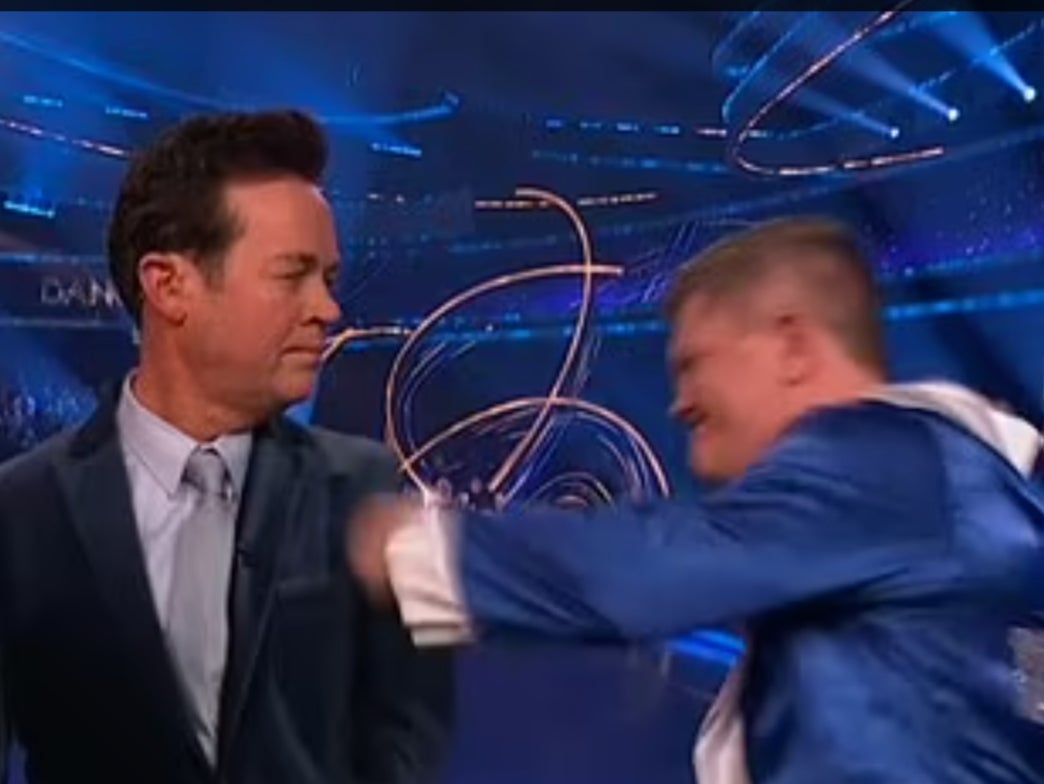 Ricky Hatton ‘punches’ Stephen Mulhern on ‘Dancing on Ice’