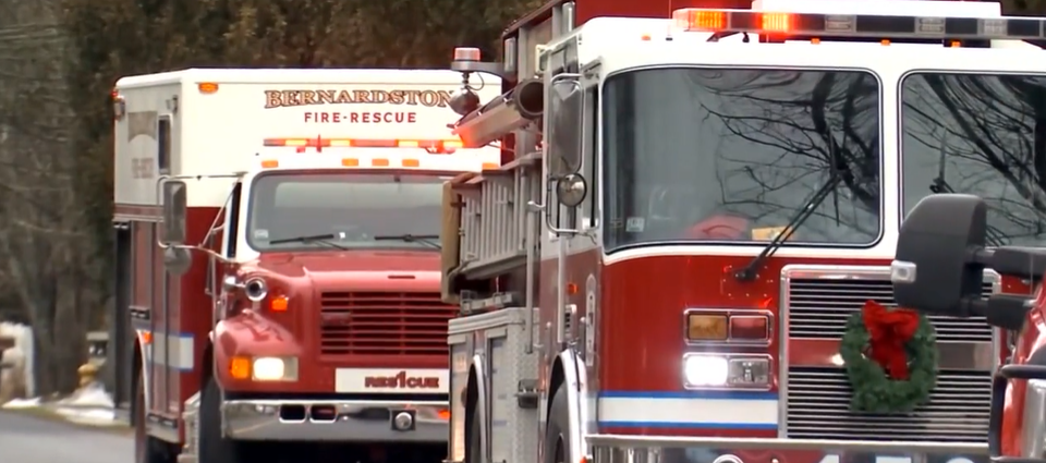 Three people killed in small plane crash in Massachusetts - Vimarsana News