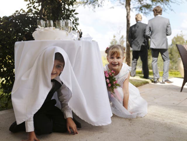 <p>Bride praised for refusing to invite children to her wedding despite backlash</p>