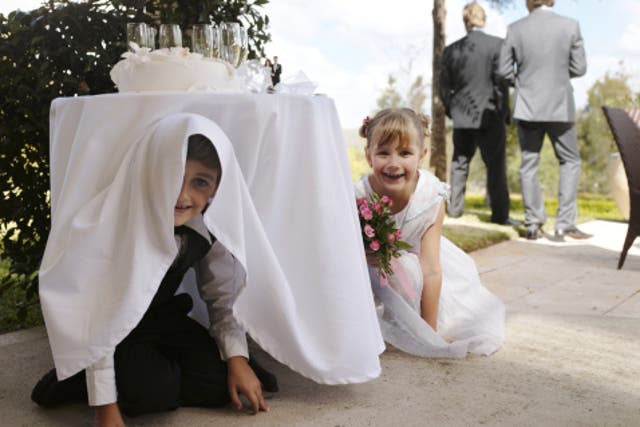 <p>Bride praised for refusing to invite children to her wedding despite backlash</p>